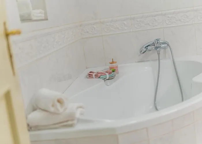 2 Bed Flat - Sleeps 6 - Pets - Wifi Apartamento *